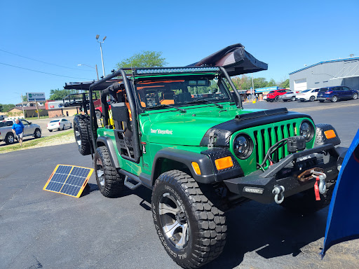 Car Dealer «Bill Gaddis Chrysler-Dodge-Jeep-Ram», reviews and photos, 1717 Wheeling Ave, Muncie, IN 47303, USA