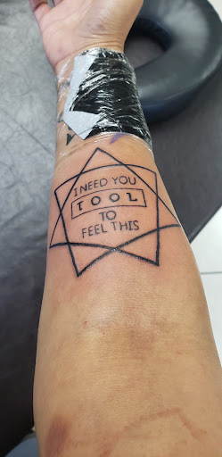 Tattoo Shop «Tomato Tattoo in Lisle, IL», reviews and photos, 1205 Maple Ave, Lisle, IL 60532, USA