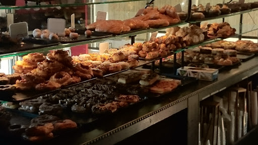 Donut Shop «Legendary Doughnuts», reviews and photos, 1410 Lake Tapps Pkwy E, Auburn, WA 98092, USA