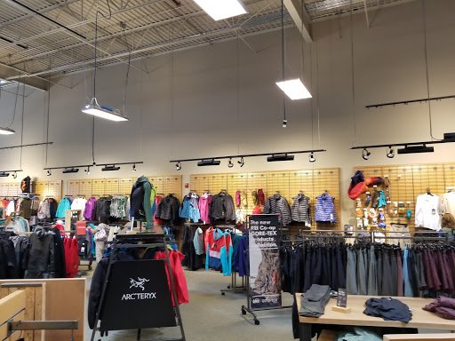 Camping Store «REI», reviews and photos, 11581 Fountains Dr, Maple Grove, MN 55369, USA