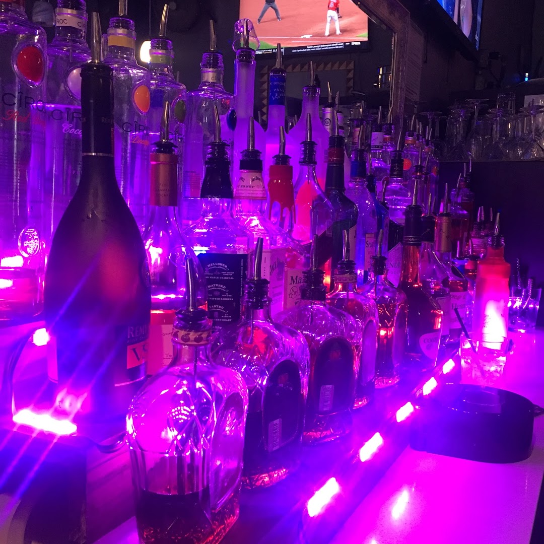 Luxx Bar and Lounge
