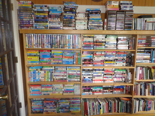 Thrift Store «Stafford Thrift Shop», reviews and photos, 2 River Rd # 101, Stafford Springs, CT 06076, USA