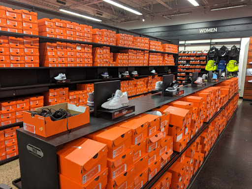 Clothing Store «Nike Factory Store», reviews and photos, 241 Fort Evans Road Northeast #510, Leesburg, VA 20176, USA