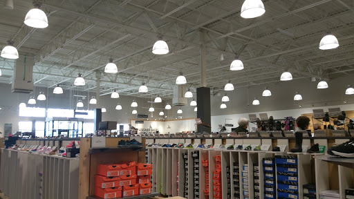 Shoe Store «DSW Designer Shoe Warehouse», reviews and photos, 833 N Krocks Rd #107, Allentown, PA 18106, USA