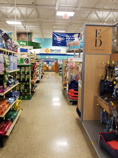 Pet Supply Store «PetSmart», reviews and photos, 8175 Arbor Square Dr, Mason, OH 45040, USA