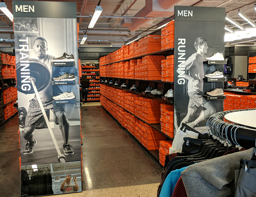 Clothing Store «Nike Factory Store», reviews and photos, 11211 120th Ave #80, Pleasant Prairie, WI 53158, USA