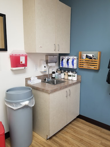 Urgent care center «Woodbridge Walk-In Urgent Care», reviews and photos