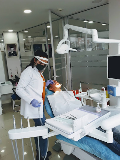 Diş Hekimi Zeynep Işılay Kaya Dental Klinik