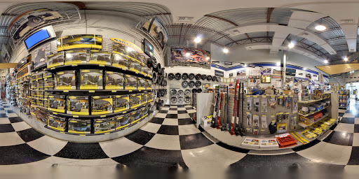 Truck Accessories Store «4 Wheel Parts - Thomas University - Miami Gardens, FL», reviews and photos, 3383 NW 167th St, Miami Gardens, FL 33056, USA