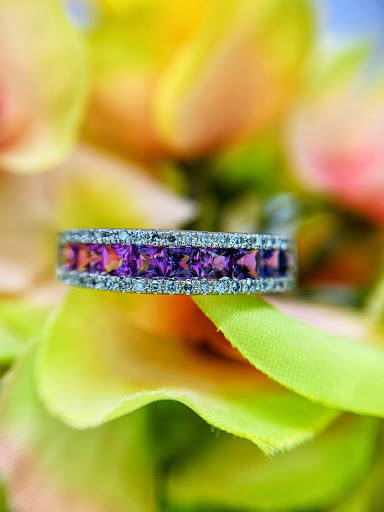 Jewelry Store «Pearce Jewelers», reviews and photos, 41 Glen Rd, West Lebanon, NH 03784, USA