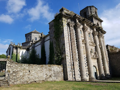Monasterio de Santa María de Monfero Lugar Convento, 3, 15619 Monfero, A Coruña, España