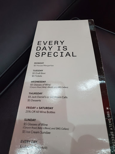 Movie Theater «Studio Movie Grill», reviews and photos, 2880 Holcomb Bridge Rd, Alpharetta, GA 30022, USA