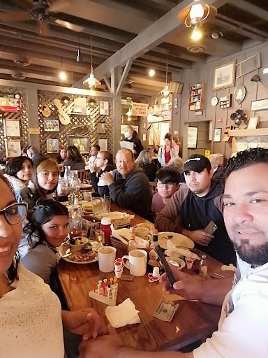 American Restaurant «Cracker Barrel Old Country Store», reviews and photos, 6699 S Semoran Blvd, Orlando, FL 32822, USA