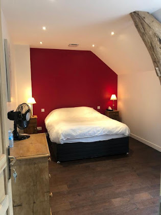 Lit Maison d'hôtes LES COLAS 89170 Saint-Fargeau