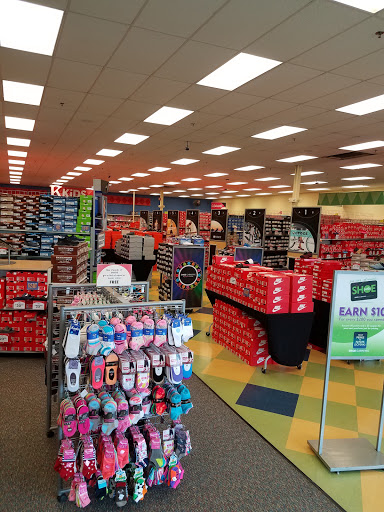 Shoe Store «Shoe Carnival», reviews and photos, 3271 Marketplace Dr, Council Bluffs, IA 51501, USA