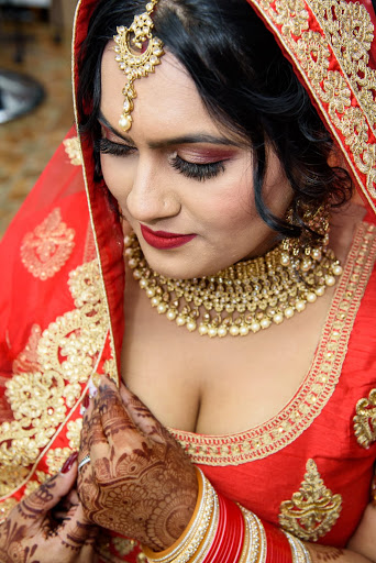 Beauty Salon «Simi Beauty Salon», reviews and photos, 159 E Merrick Rd, Valley Stream, NY 11580, USA