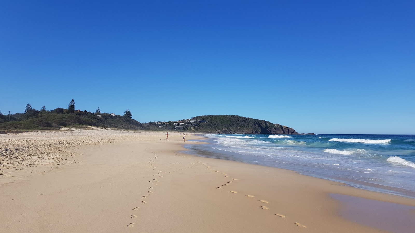 Photo of Blueys Beach with very clean level of cleanliness