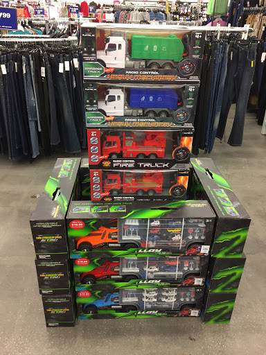 Discount Store «Fallas Discount Stores», reviews and photos, 12351 S Orange Blossom Trail, Orlando, FL 32837, USA