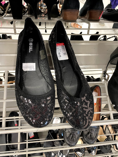 Thrift Store «Goodwill Industries of Middle Tennessee», reviews and photos, 108 Lane Pkwy, Shelbyville, TN 37160, USA