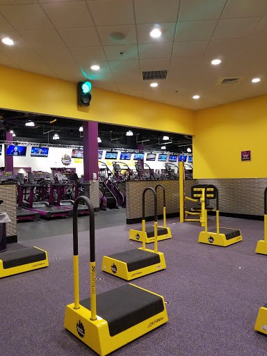 Shopping Mall «Penrose Plaza Shopping Center», reviews and photos, 2900 Island Ave, Philadelphia, PA 19153, USA