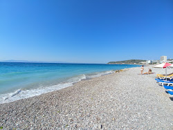 Foto di Paralia Ixia III con costa lunga e dritta