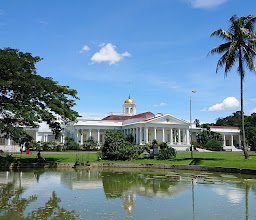 Bogor Botanical Gardens photo