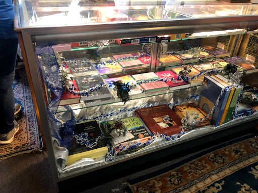 Used Book Store «Book Corner Tampa Bay», reviews and photos, 728 W Lumsden Rd, Brandon, FL 33511, USA