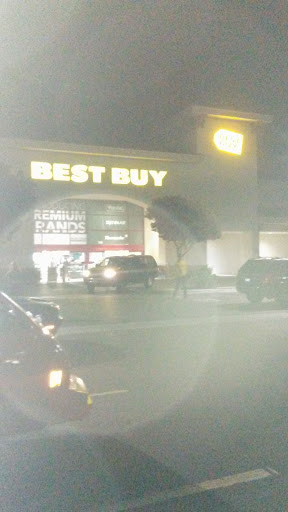 Electronics Store «Best Buy», reviews and photos, 390 N Moorpark Rd, Thousand Oaks, CA 91360, USA