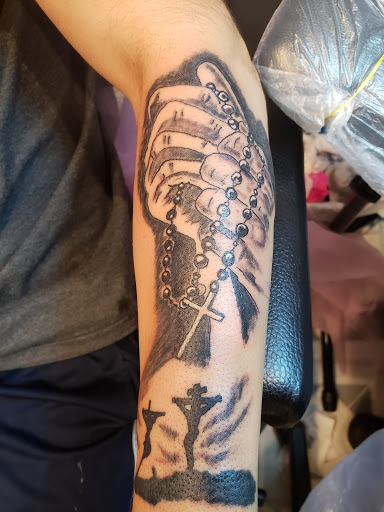 Explore twin peaks tattoo ideas, creative tattoo ideas in Davis, available at SIX GUN SOUND TATTOO