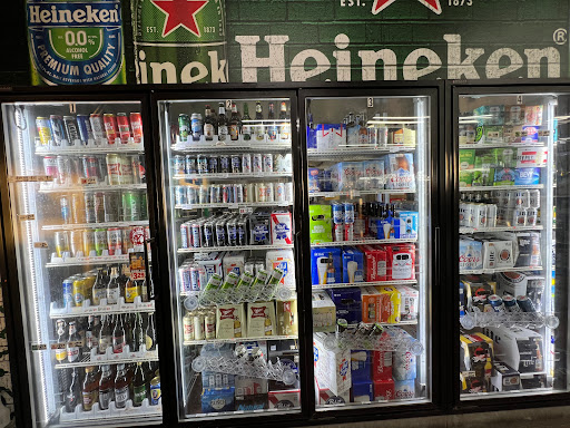 Liquor Store «Foremost Liquor Store», reviews and photos, 1141 Lee St, Des Plaines, IL 60016, USA