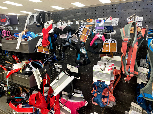 Pet Supply Store «Unleashed by Petco», reviews and photos, 520 S 23rd St, Philadelphia, PA 19146, USA