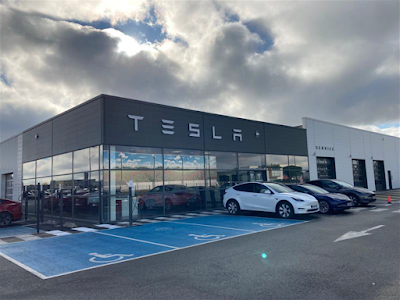 TESLA Center à Plaisance-du-Touch
