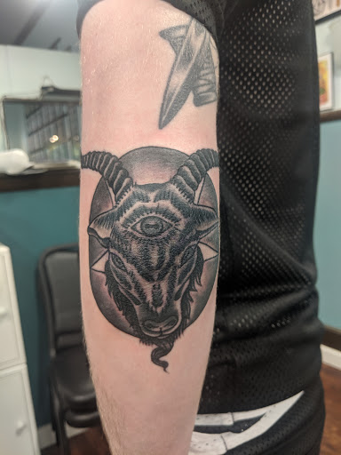 Tattoo Shop «Depot Town Tattoo», reviews and photos, 33 W Cross St, Ypsilanti, MI 48197, USA