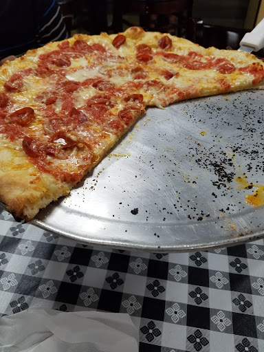 Pizza Restaurant «Broken Stone Pizza Co», reviews and photos, 809 Sidney Baker St, Kerrville, TX 78028, USA