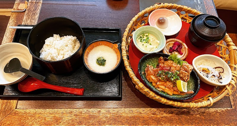 ご飯ととろろ とろ麦 リバーウォーク北九州店