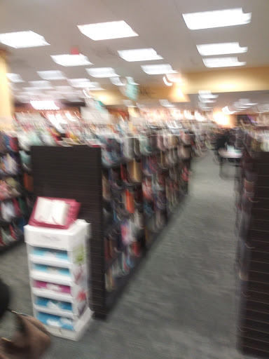 Book Store «Books-A-Million», reviews and photos, 335 Howe Ave, Cuyahoga Falls, OH 44221, USA