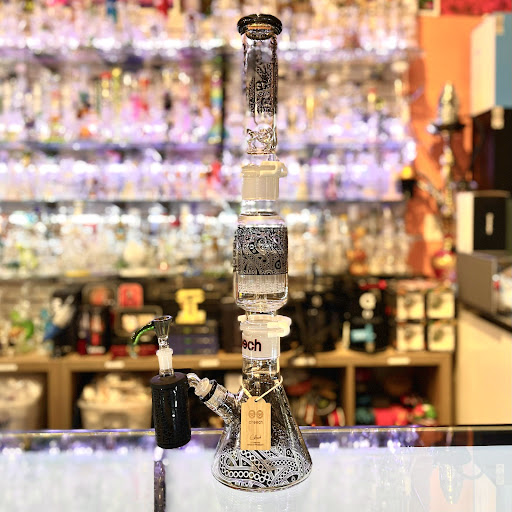 Tobacco Shop «Lotus Smoke Shop», reviews and photos, 4396 Tamiami Trail N, Naples, FL 34103, USA