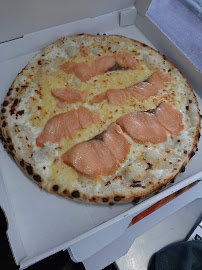 Pepperoni du Pizzas à emporter Nostra Pizza aux Feu de Bois à Oullins-Pierre-Bénite - n°3