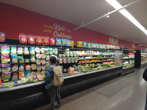 Grocery Store «Grocery Outlet Bargain Market», reviews and photos, 1800 E 8th St, Davis, CA 95616, USA