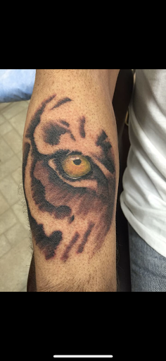 Explore his and her tattoos ideas, creative tattoo ideas in Berlin, available at Tattoo Drews