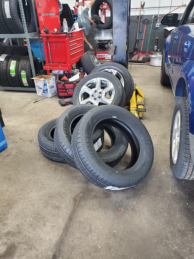 Car Repair and Maintenance «Midas», reviews and photos, 918 New Britain Ave, West Hartford, CT 06110, USA