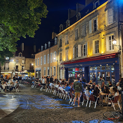 The Blue Dog à Dijon