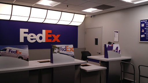 Shipping and Mailing Service «FedEx Ship Center», reviews and photos, 25 W Firestone Blvd, Akron, OH 44301, USA