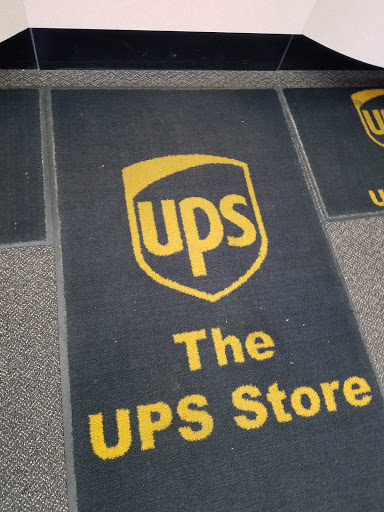 Shipping and Mailing Service «The UPS Store», reviews and photos, 1749 W Golf Rd, Mt Prospect, IL 60056, USA