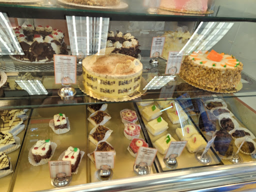 Bakery «Servatii Pastry Shop & Deli», reviews and photos, 106 W Main St, Mason, OH 45040, USA