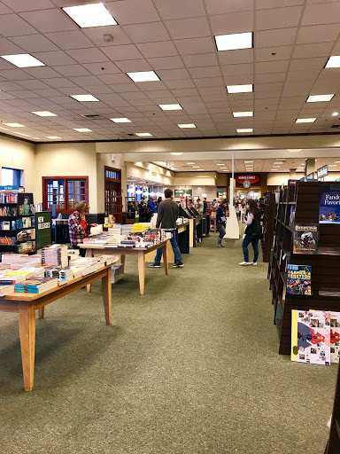 Book Store «Barnes & Noble», reviews and photos, 567 N Stephanie St, Henderson, NV 89014, USA