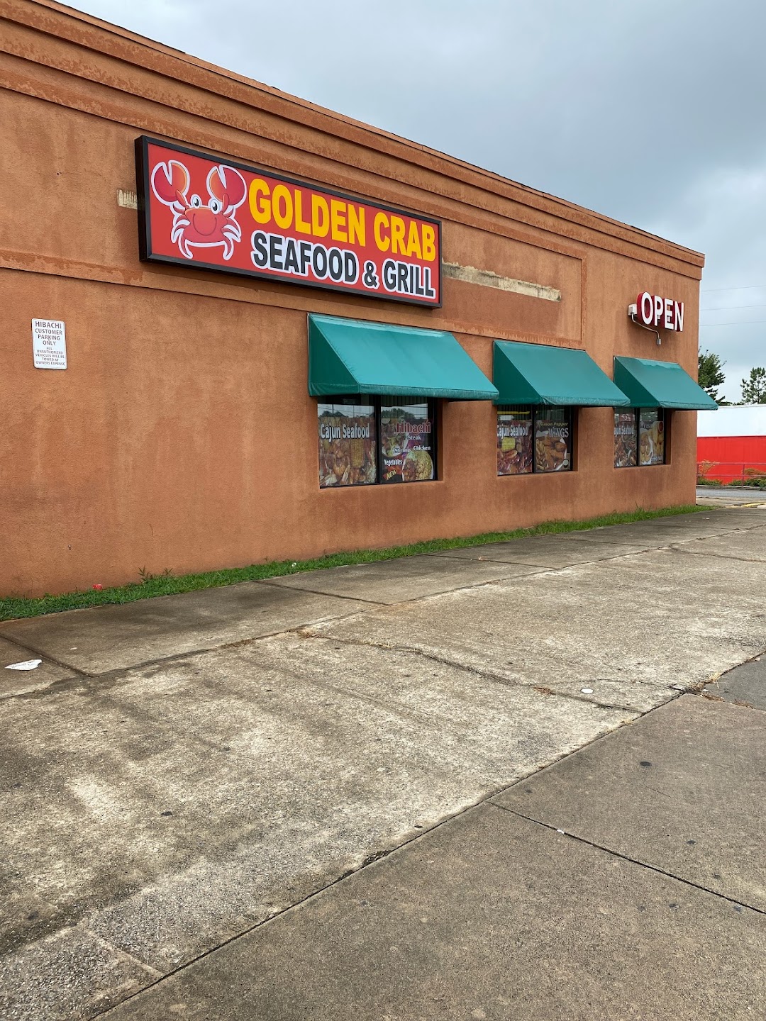 Golden Crab Seafood & Grill