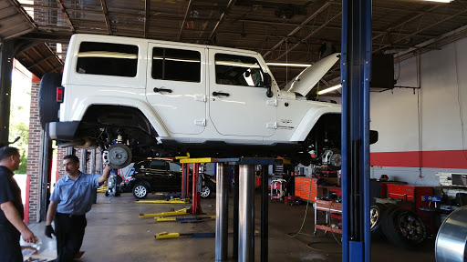 Auto Repair Shop «Auto Plus, Inc.», reviews and photos, 1175 N Farnsworth Ave, Aurora, IL 60505, USA