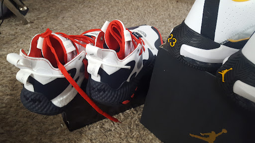 Shoe Store «Champs Sports», reviews and photos, 1030 Southcenter Mall, Tukwila, WA 98188, USA