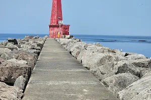 Muskegon South Pierhead Lighthouse image